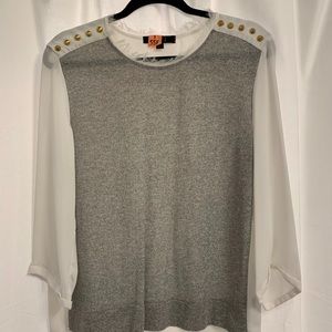 Stuffed light sweater top!